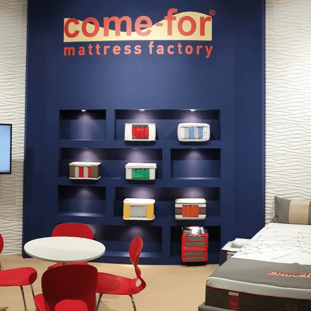 Интерьер магазина матрасов Come for