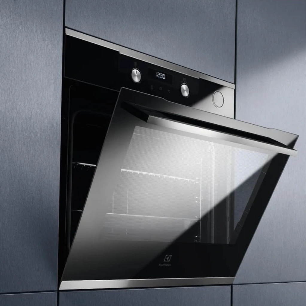 Духовка Electrolux з режимом пари