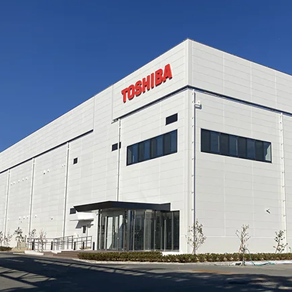 Фасад будівлі бренду toshiba