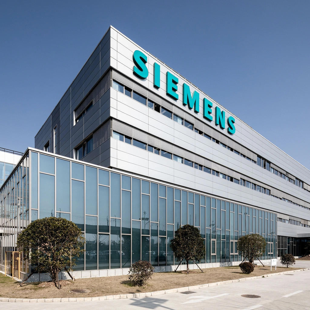 Фасад здания бренда Siemens