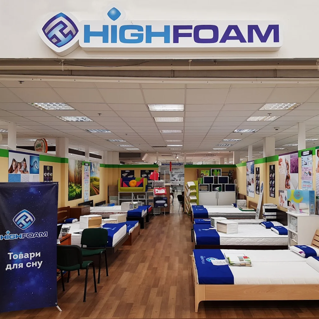 Фасад магазина бренда Highfoam