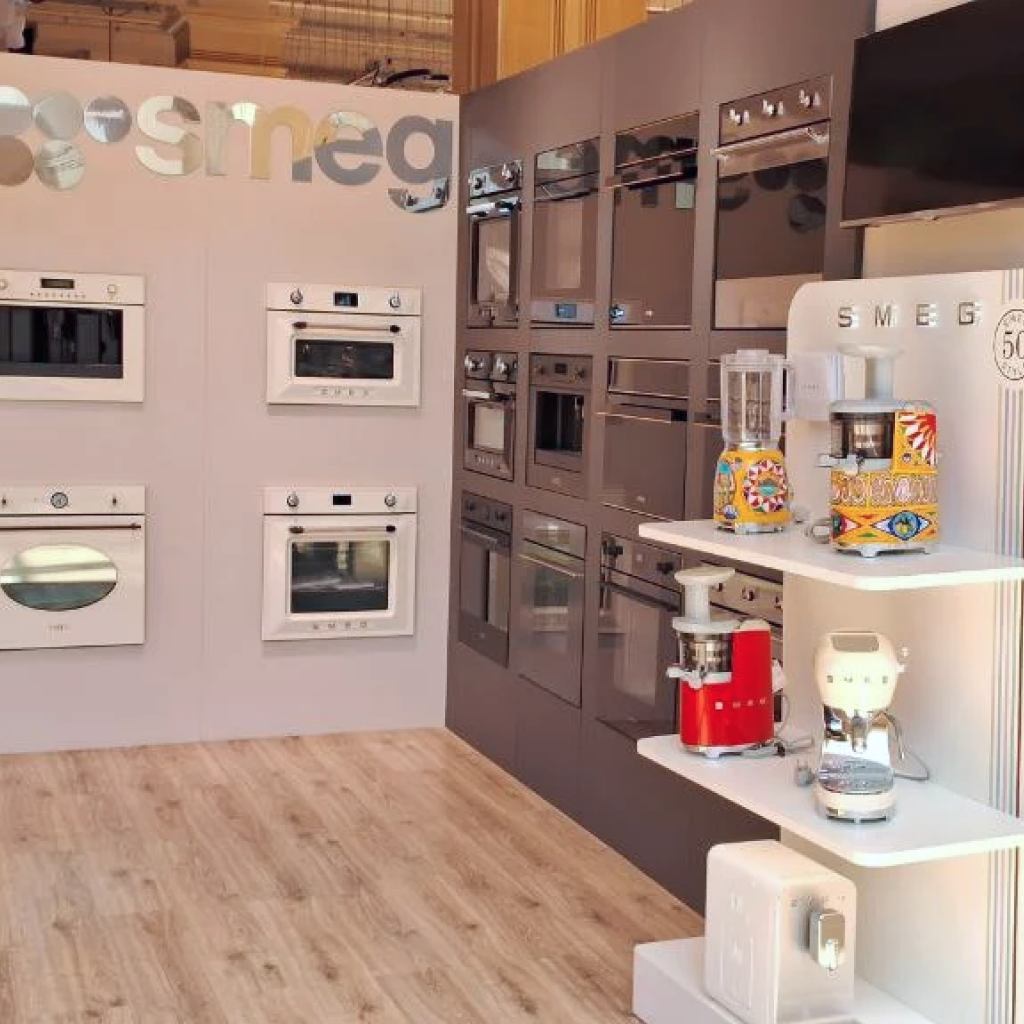 Интерьер шоурума Smeg